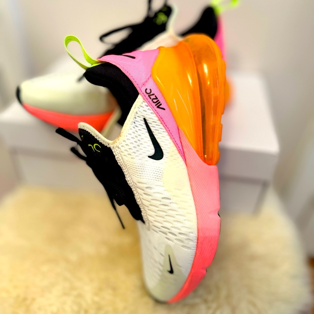 Womens Nike Air Max 270s - Size 7.5